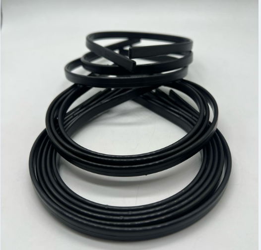 Vincha plástica lisa  blanca y negra 0002